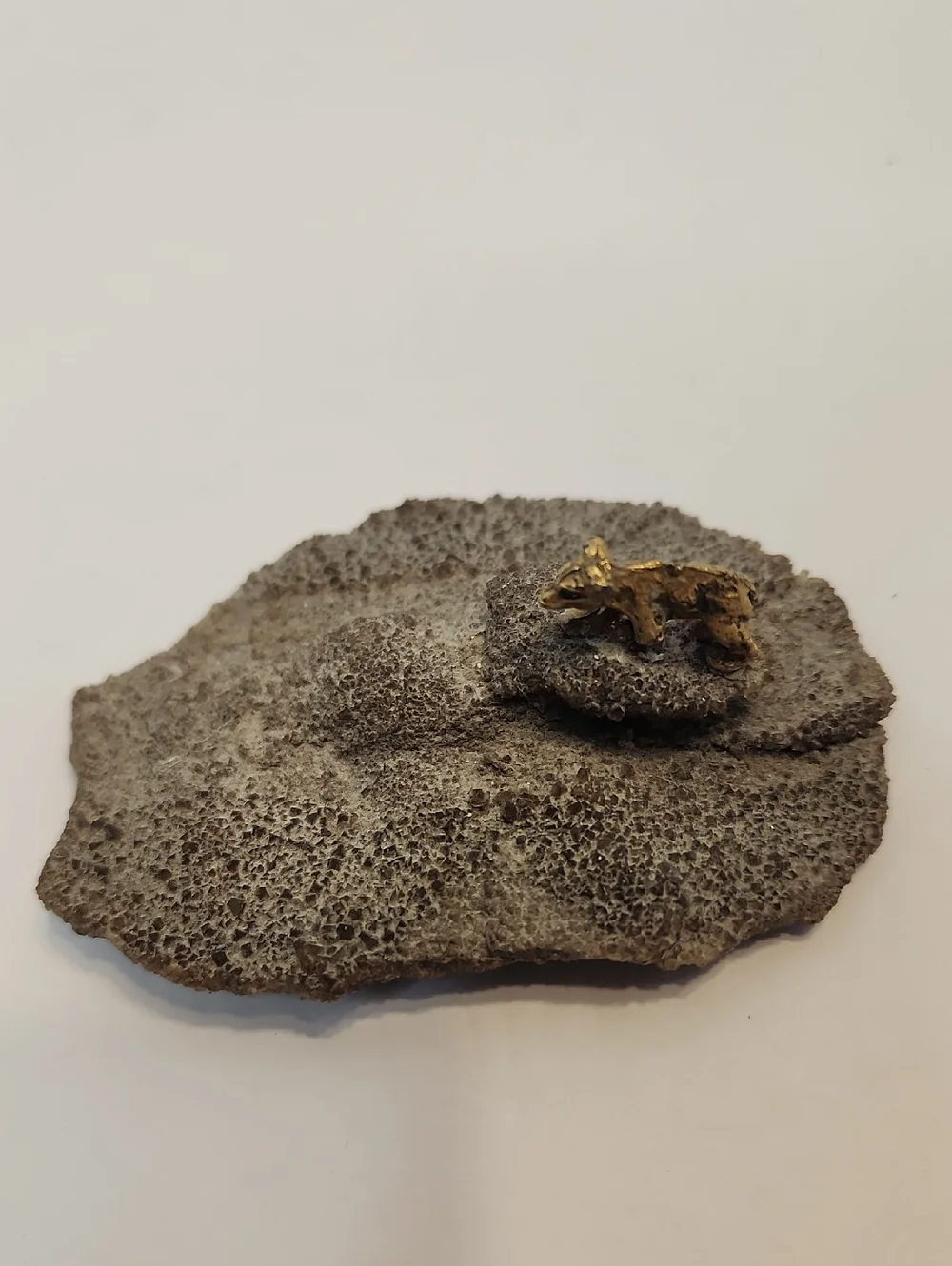 Naturalistic Small Bear Hideout Decor Brown/Gray